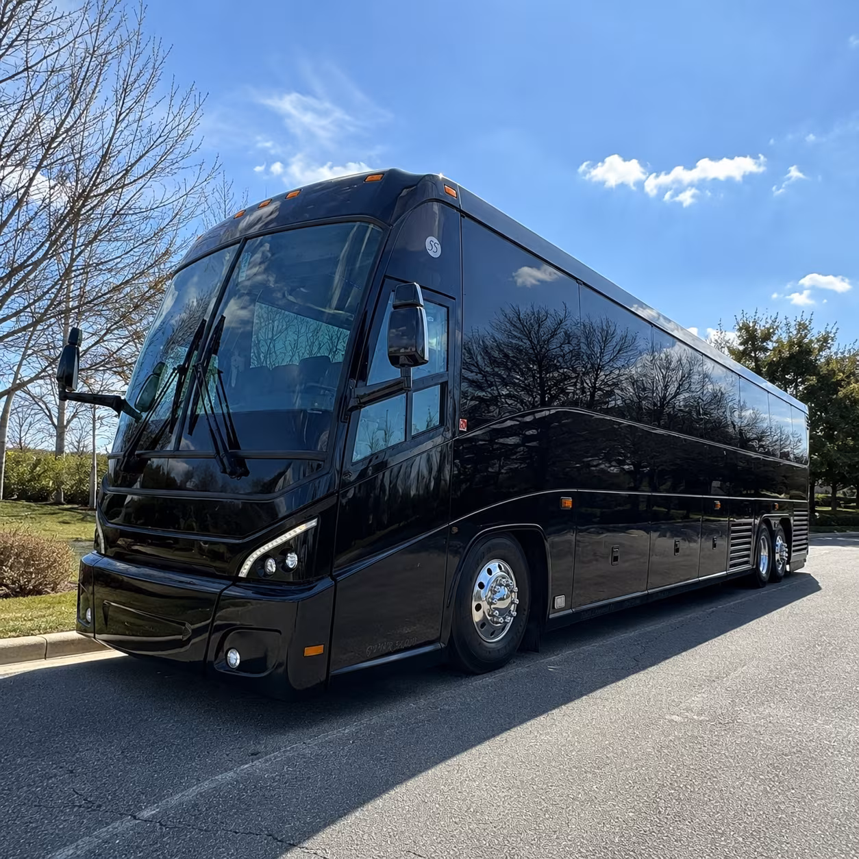bend sleek charter bus rentals for bend corporate retreats