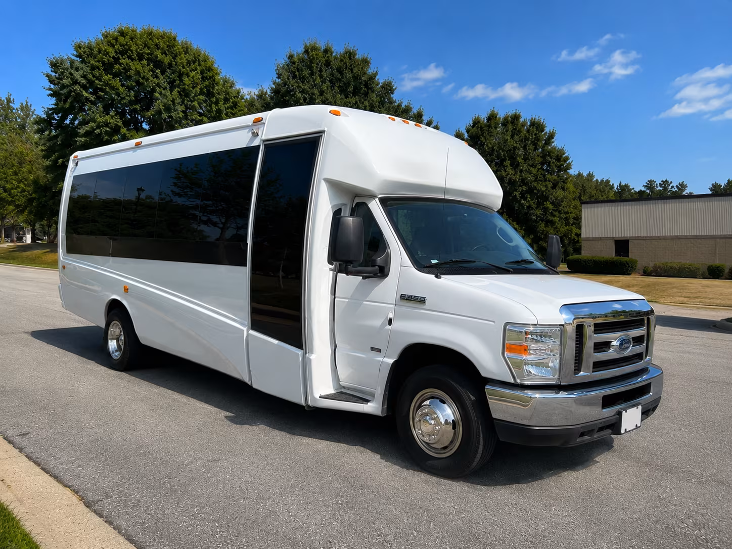 shuttle your guests between medford hotels and jacksonville s historic venues with ease